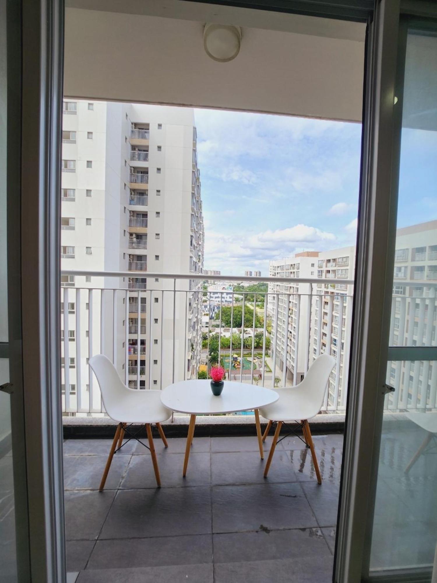 Michael Apartment Scenic Valley Хошимин Экстерьер фото